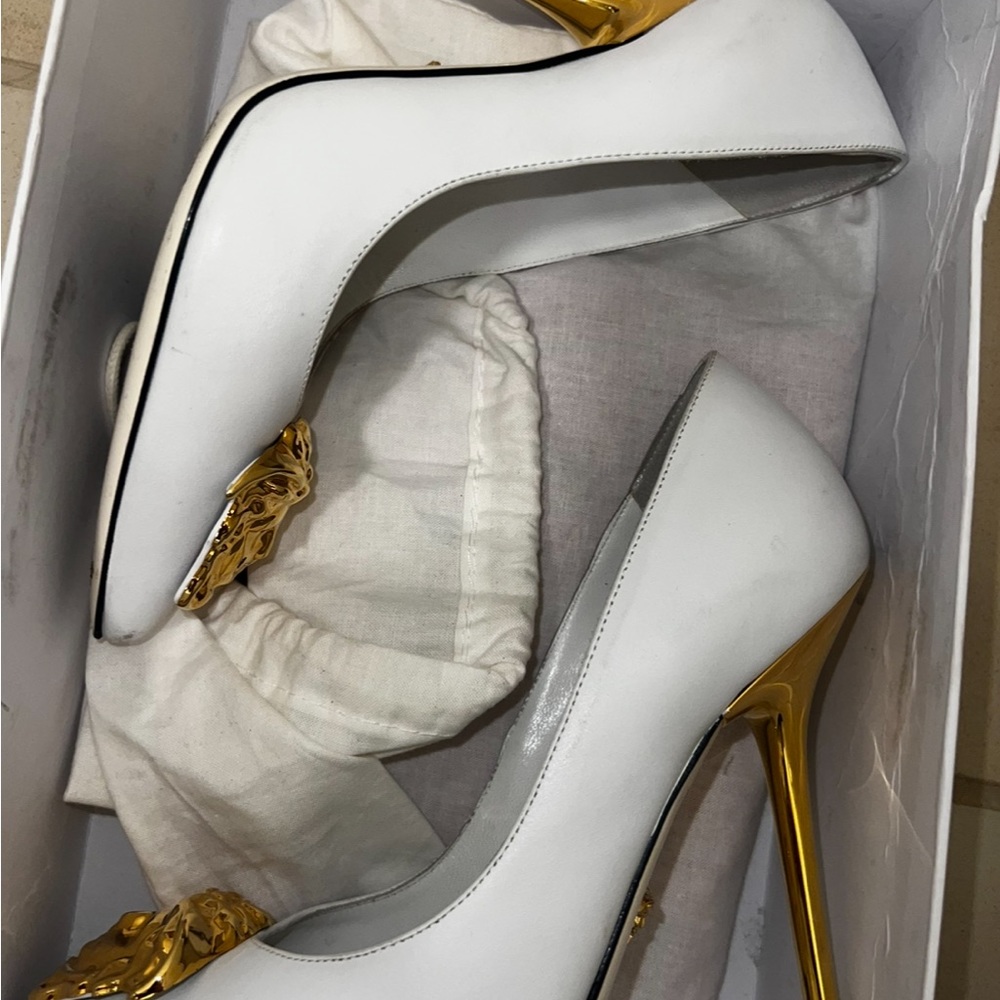Versace Pumps - Picture 3 of 6